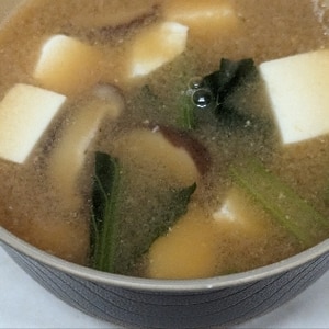 豆腐と椎茸の新生姜味噌汁